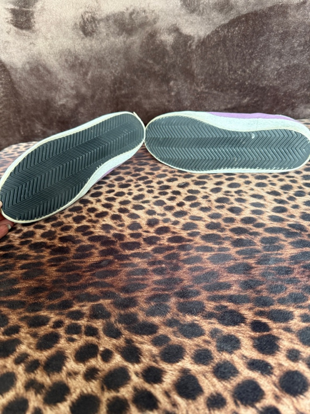 Golden Goose Pink Suede Low-Top Sneakers with Black Star and Cream Heel - Picture 7 of 7